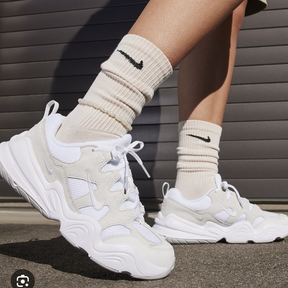 Nike Women's Sneakers in White and Gray
